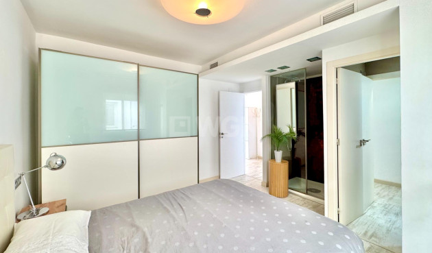 Resale - Apartment / flat - Torrevieja - Estacion De Autobuses