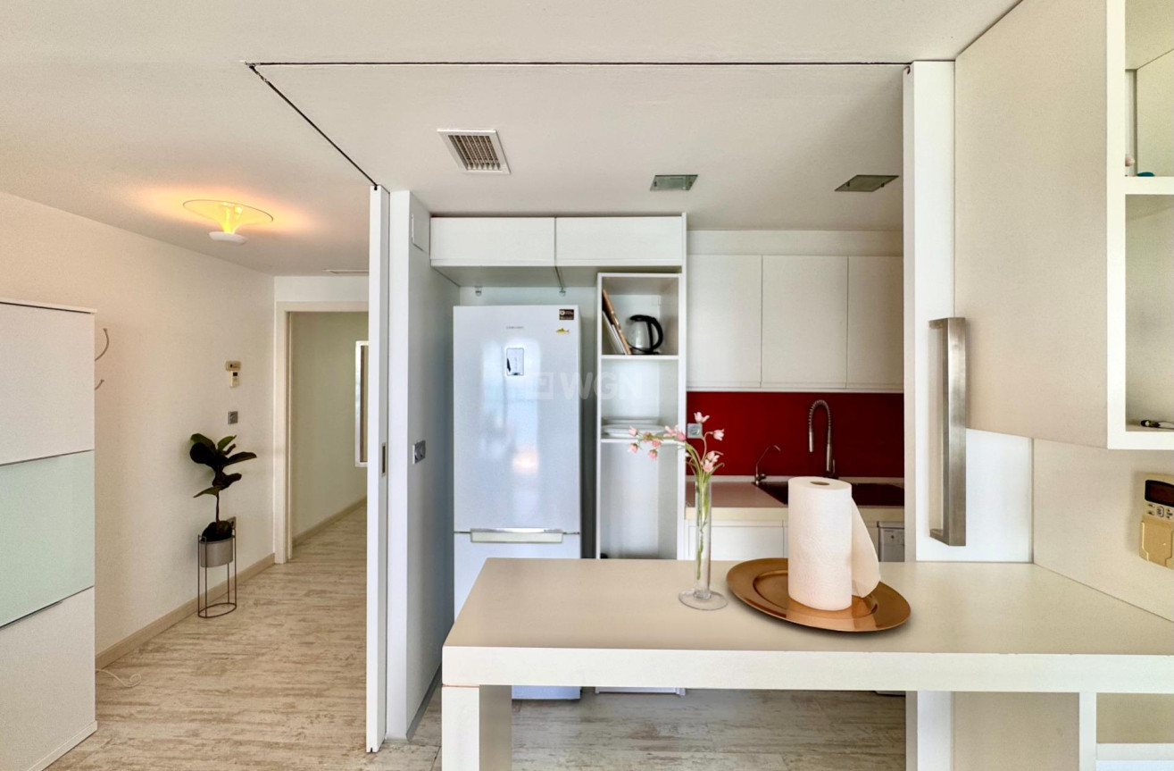 Resale - Apartment / flat - Torrevieja - Estacion De Autobuses