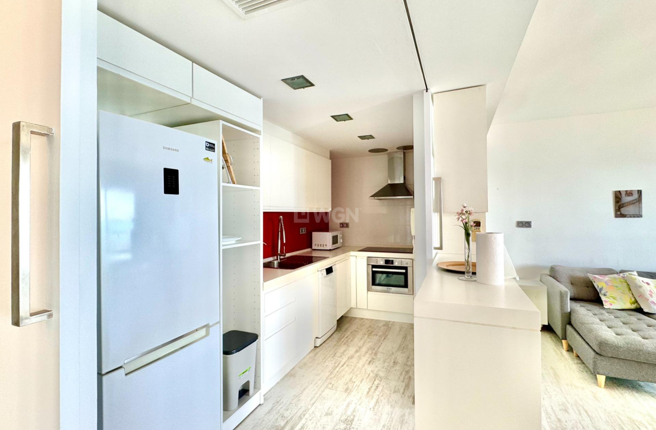 Resale - Apartment / flat - Torrevieja - Estacion De Autobuses