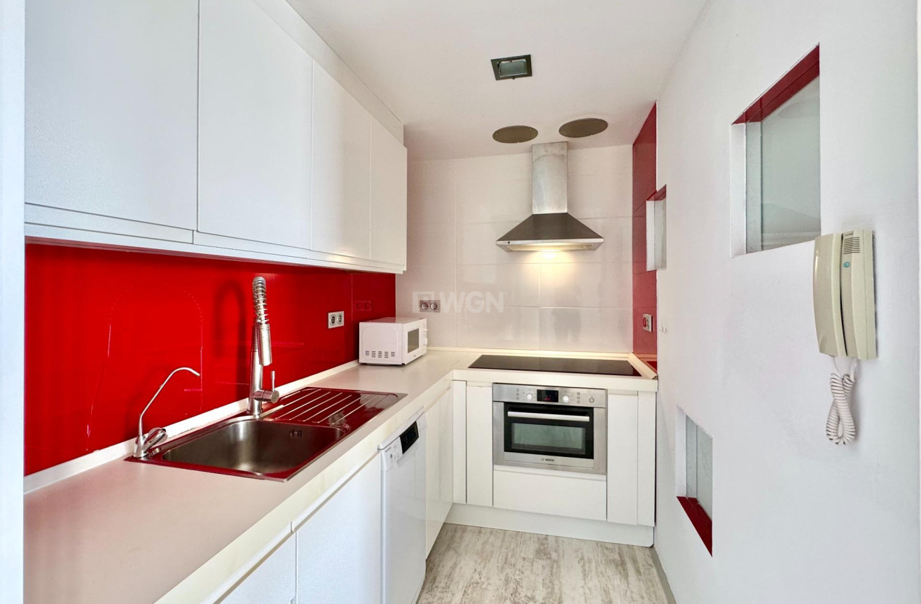 Resale - Apartment / flat - Torrevieja - Estacion De Autobuses