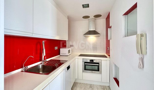 Resale - Apartment / flat - Torrevieja - Estacion De Autobuses