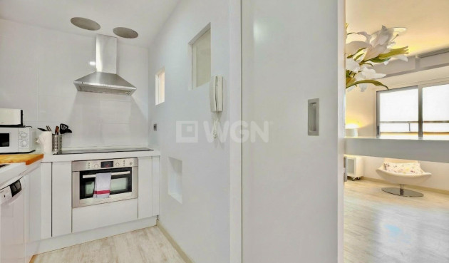 Resale - Apartment / flat - Torrevieja - Estacion De Autobuses