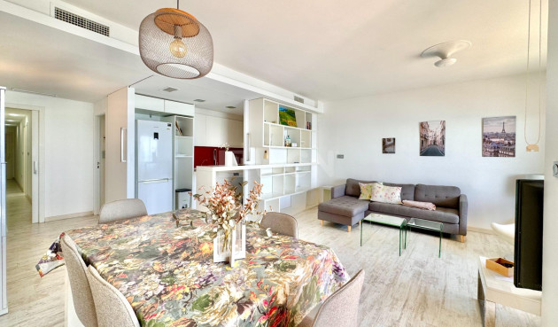 Resale - Apartment / flat - Torrevieja - Estacion De Autobuses