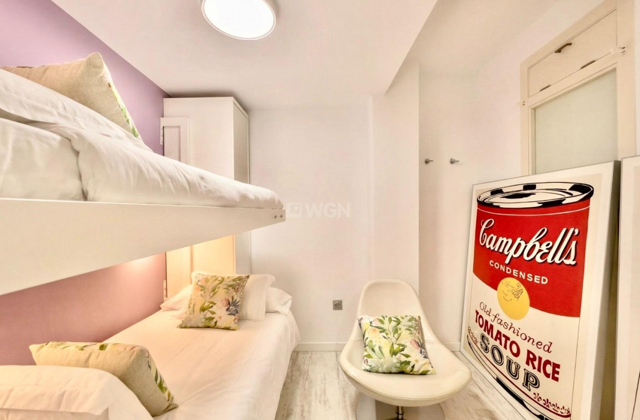 Resale - Apartment / flat - Torrevieja - Estacion De Autobuses