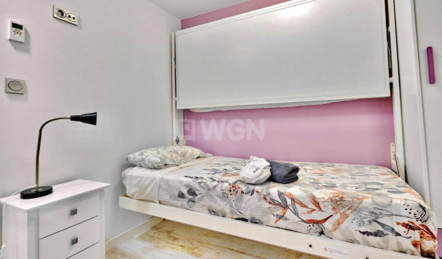 Resale - Apartment / flat - Torrevieja - Estacion De Autobuses