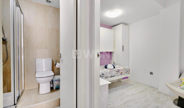 Resale - Apartment / flat - Torrevieja - Estacion De Autobuses