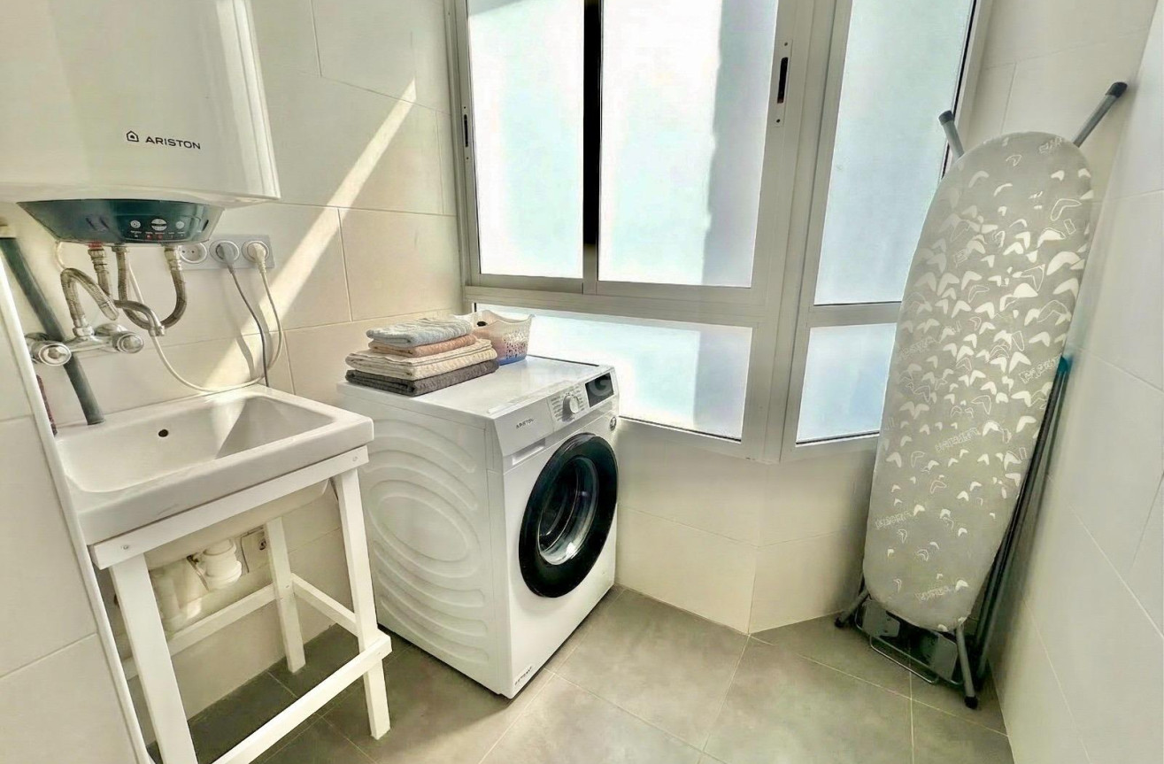 Resale - Apartment / flat - Torrevieja - Estacion De Autobuses