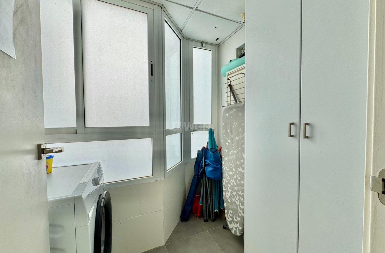 Resale - Apartment / flat - Torrevieja - Estacion De Autobuses