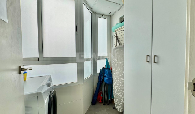 Resale - Apartment / flat - Torrevieja - Estacion De Autobuses