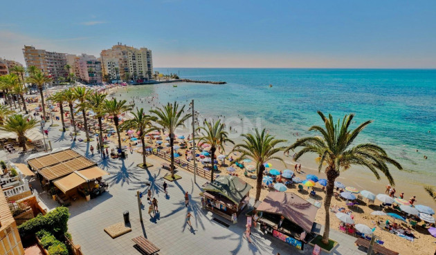 Resale - Apartment / flat - Torrevieja - Estacion De Autobuses