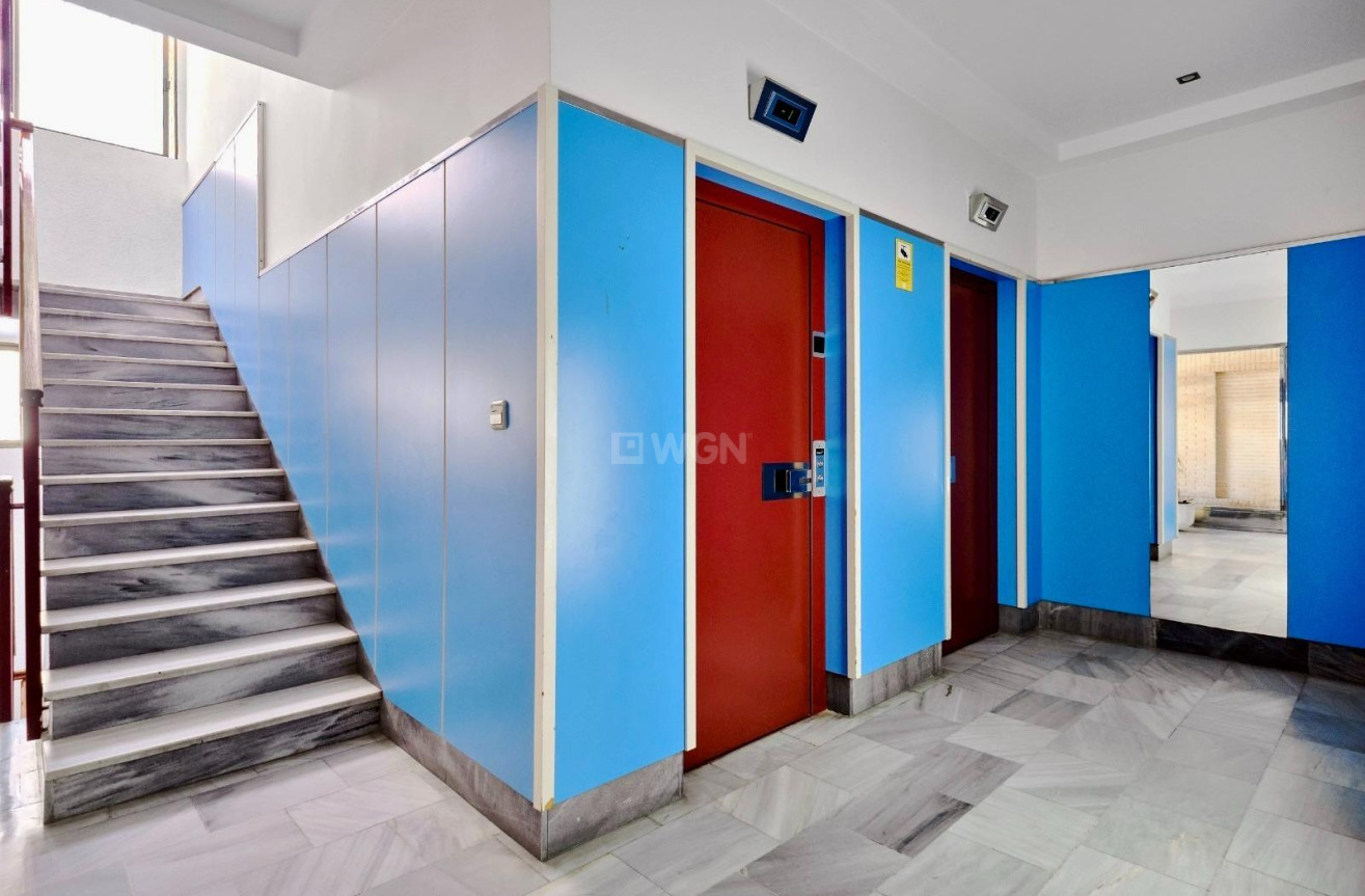 Resale - Apartment / flat - Torrevieja - Estacion De Autobuses