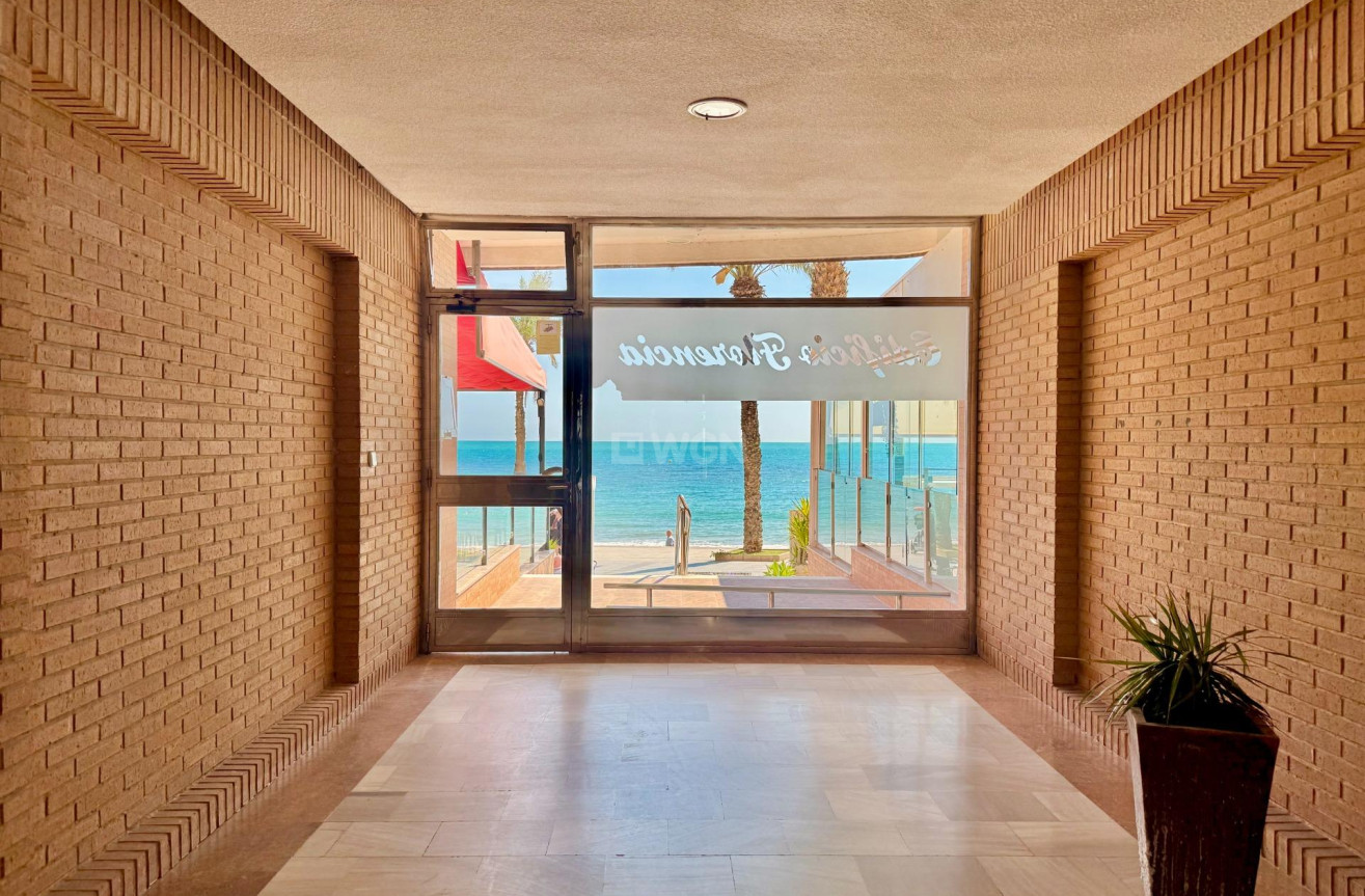 Resale - Apartment / flat - Torrevieja - Estacion De Autobuses