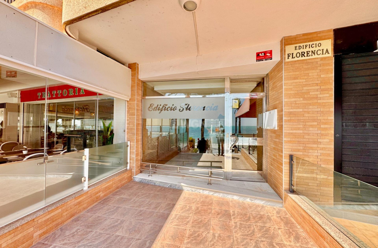 Resale - Apartment / flat - Torrevieja - Estacion De Autobuses