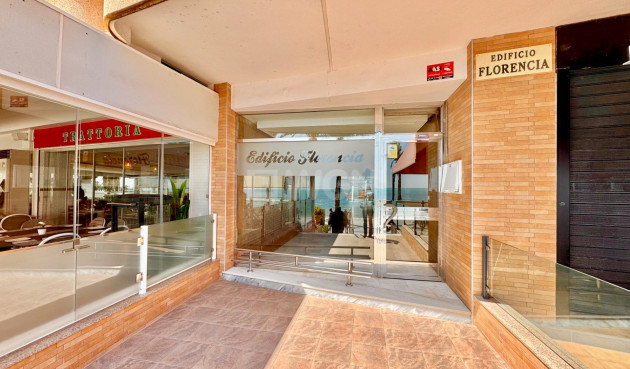 Resale - Apartment / flat - Torrevieja - Estacion De Autobuses