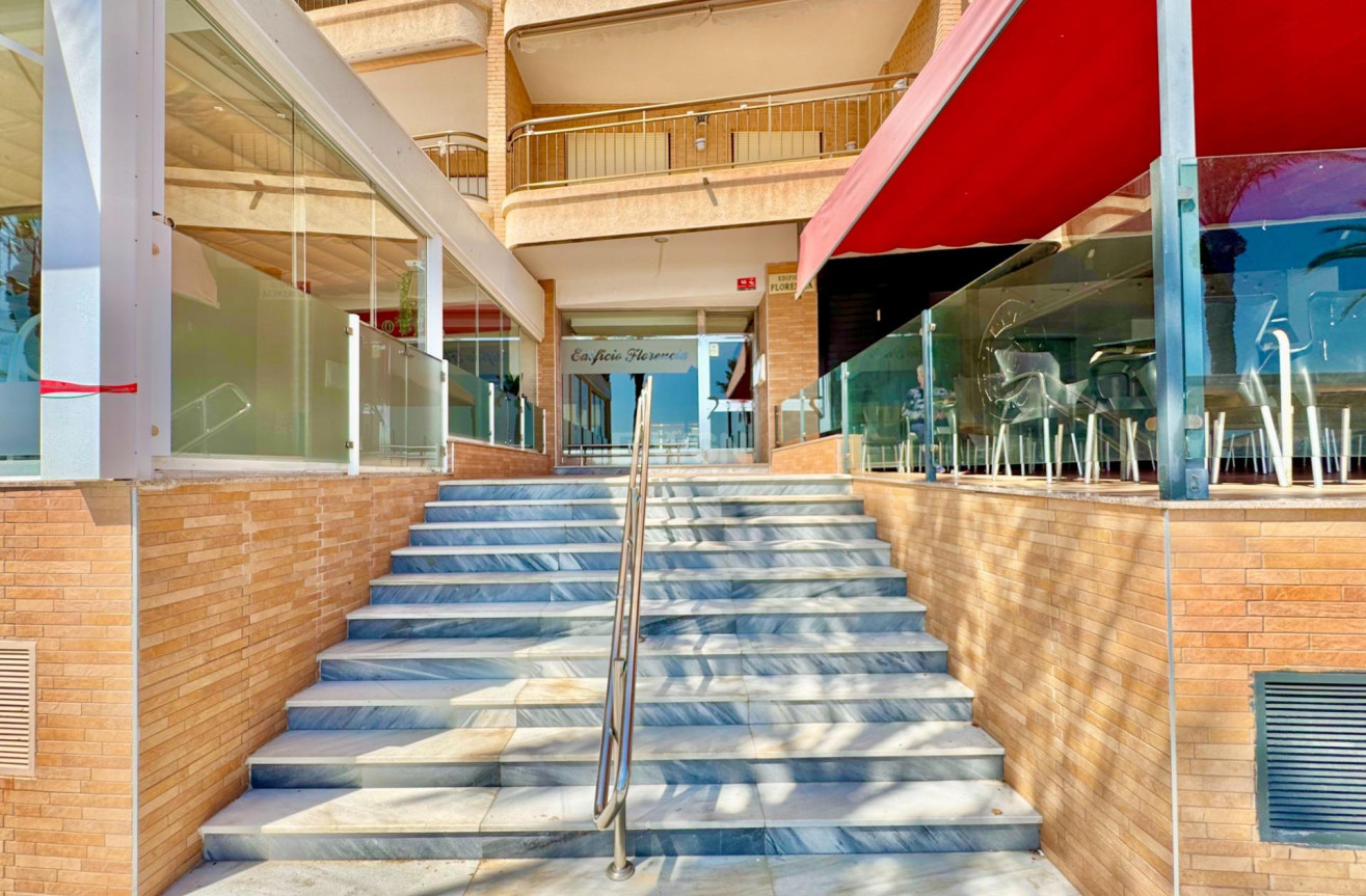 Resale - Apartment / flat - Torrevieja - Estacion De Autobuses