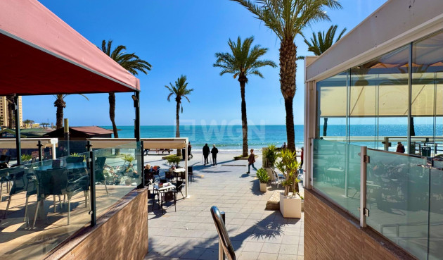 Resale - Apartment / flat - Torrevieja - Estacion De Autobuses