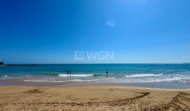 Resale - Apartment / flat - Torrevieja - Estacion De Autobuses