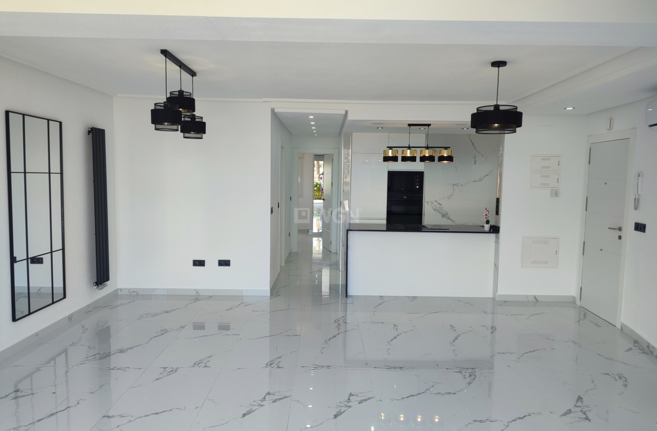 Odsprzedaż - Mieszkanie w bloku - Hacienda Riquelme Golf Resort - Inland