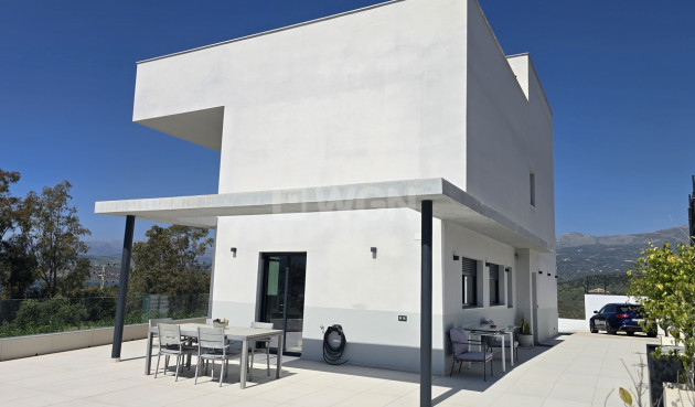 Resale - Villa - Vinuela - Inland