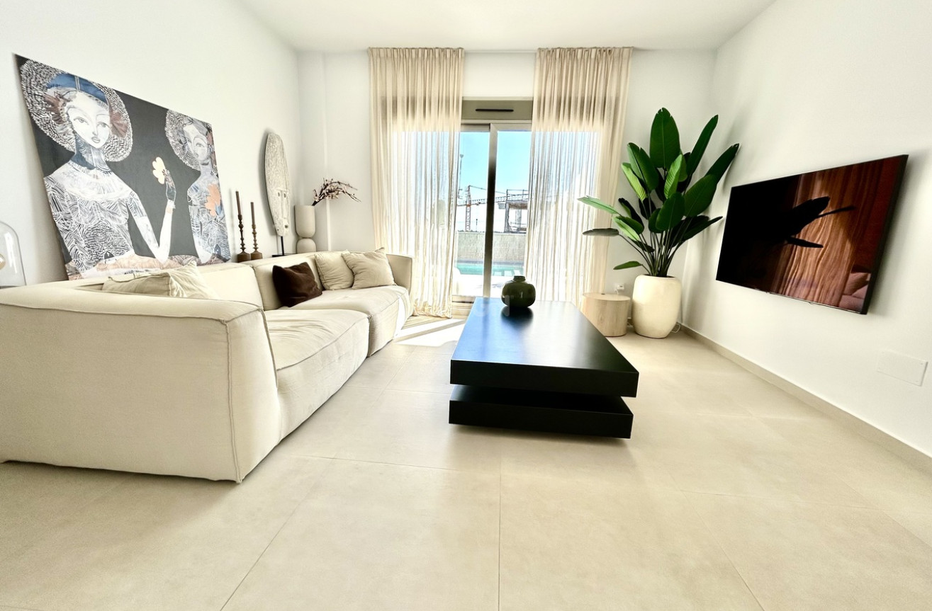 Resale - Villa - San Miguel de Salinas - Inland