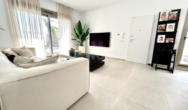 Resale - Villa - San Miguel de Salinas - Inland