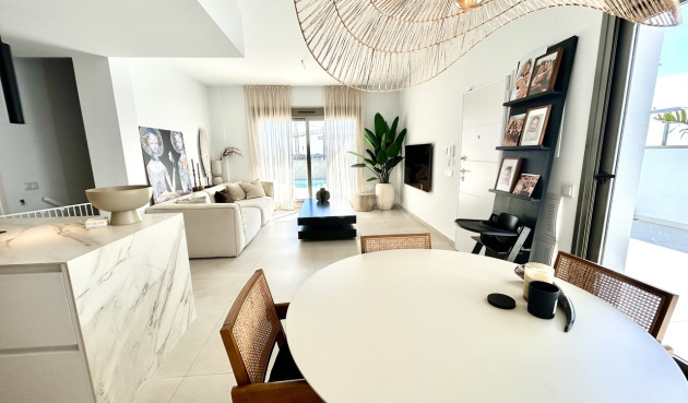 Resale - Villa - San Miguel de Salinas - Inland