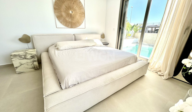 Resale - Villa - San Miguel de Salinas - Inland