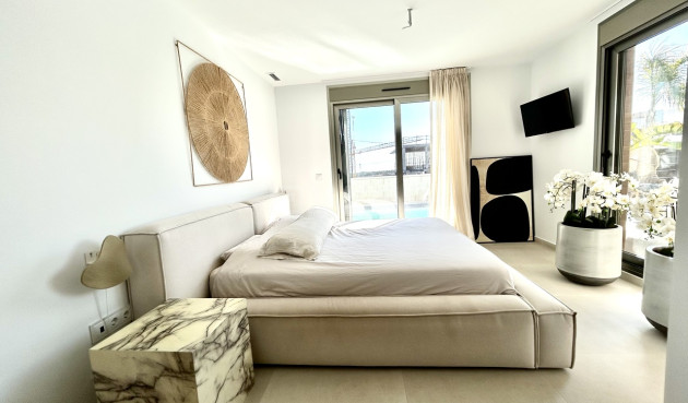 Resale - Villa - San Miguel de Salinas - Inland