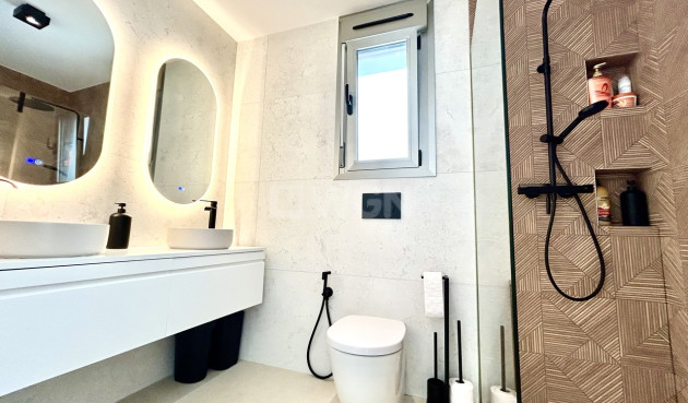 Resale - Villa - San Miguel de Salinas - Inland