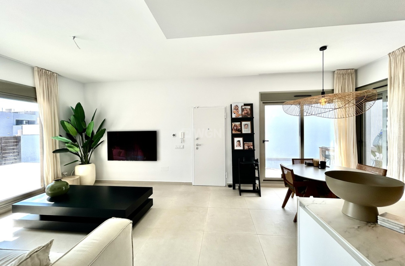 Resale - Villa - San Miguel de Salinas - Inland