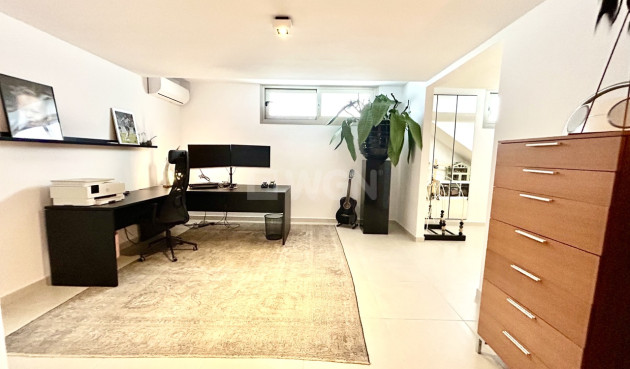 Resale - Villa - San Miguel de Salinas - Inland