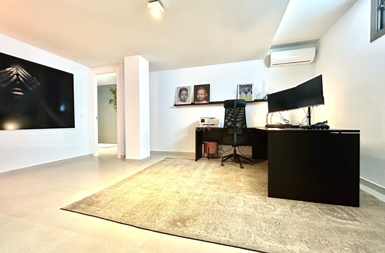 Resale - Villa - San Miguel de Salinas - Inland