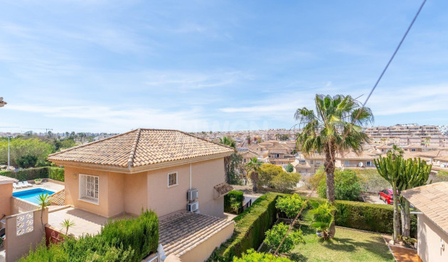 Resale - Villa - Torrevieja - Los Balcones - Los Altos del Edén