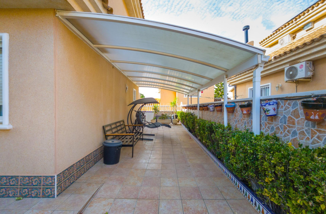 Resale - Villa - Torrevieja - Los Balcones - Los Altos del Edén