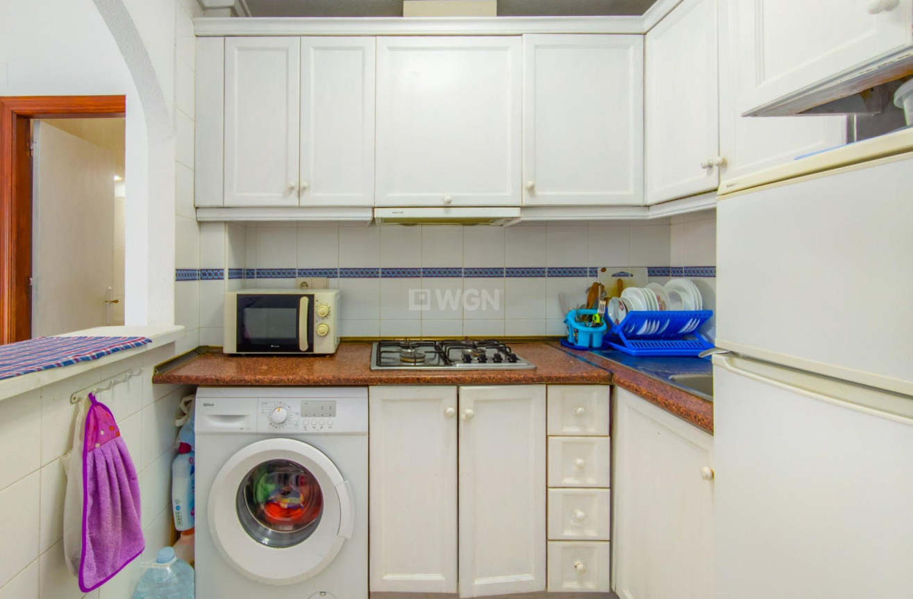 Resale - Apartment / flat - Torrevieja - Estacion De Autobuses