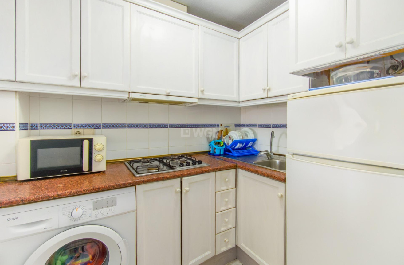 Resale - Apartment / flat - Torrevieja - Estacion De Autobuses