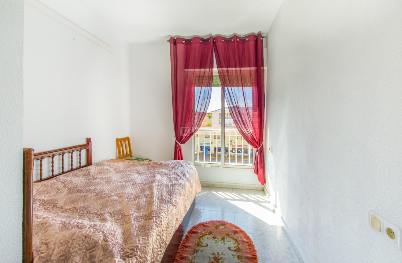 Resale - Apartment / flat - Torrevieja - Estacion De Autobuses