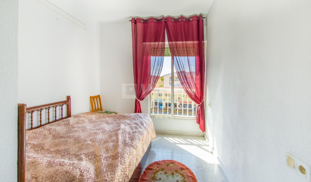 Resale - Apartment / flat - Torrevieja - Estacion De Autobuses