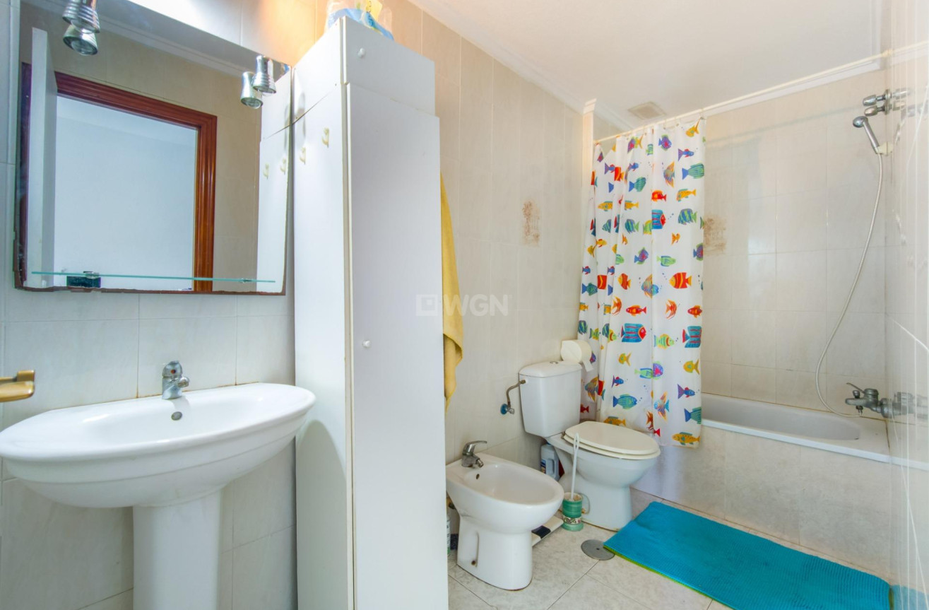 Resale - Apartment / flat - Torrevieja - Estacion De Autobuses