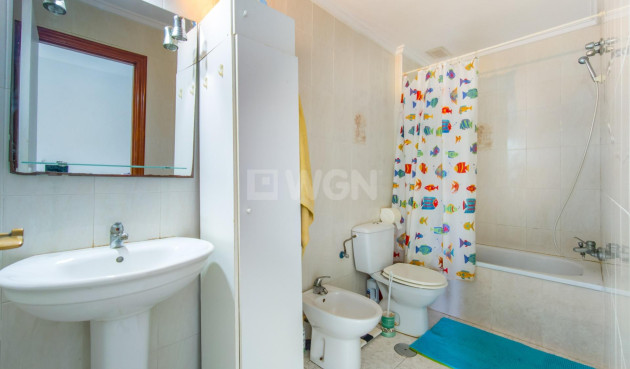 Resale - Apartment / flat - Torrevieja - Estacion De Autobuses