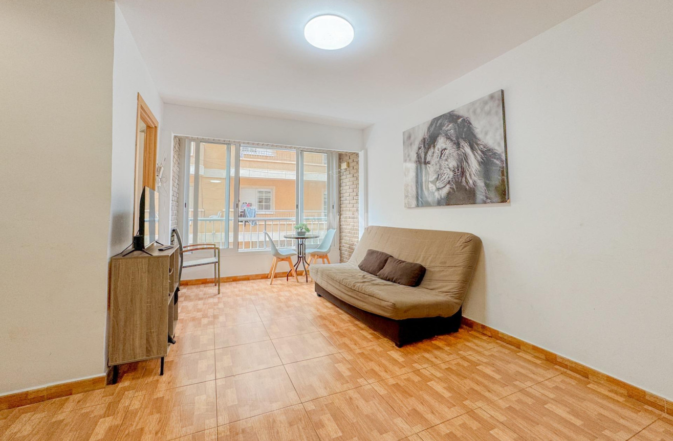 Resale - Apartment / flat - Torrevieja - La Mata Pueblo