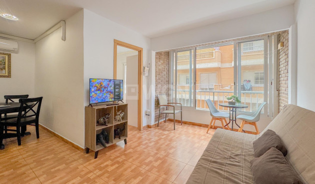 Resale - Apartment / flat - Torrevieja - La Mata Pueblo