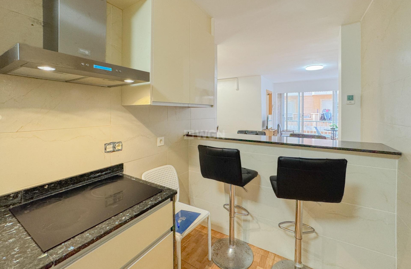 Resale - Apartment / flat - Torrevieja - La Mata Pueblo