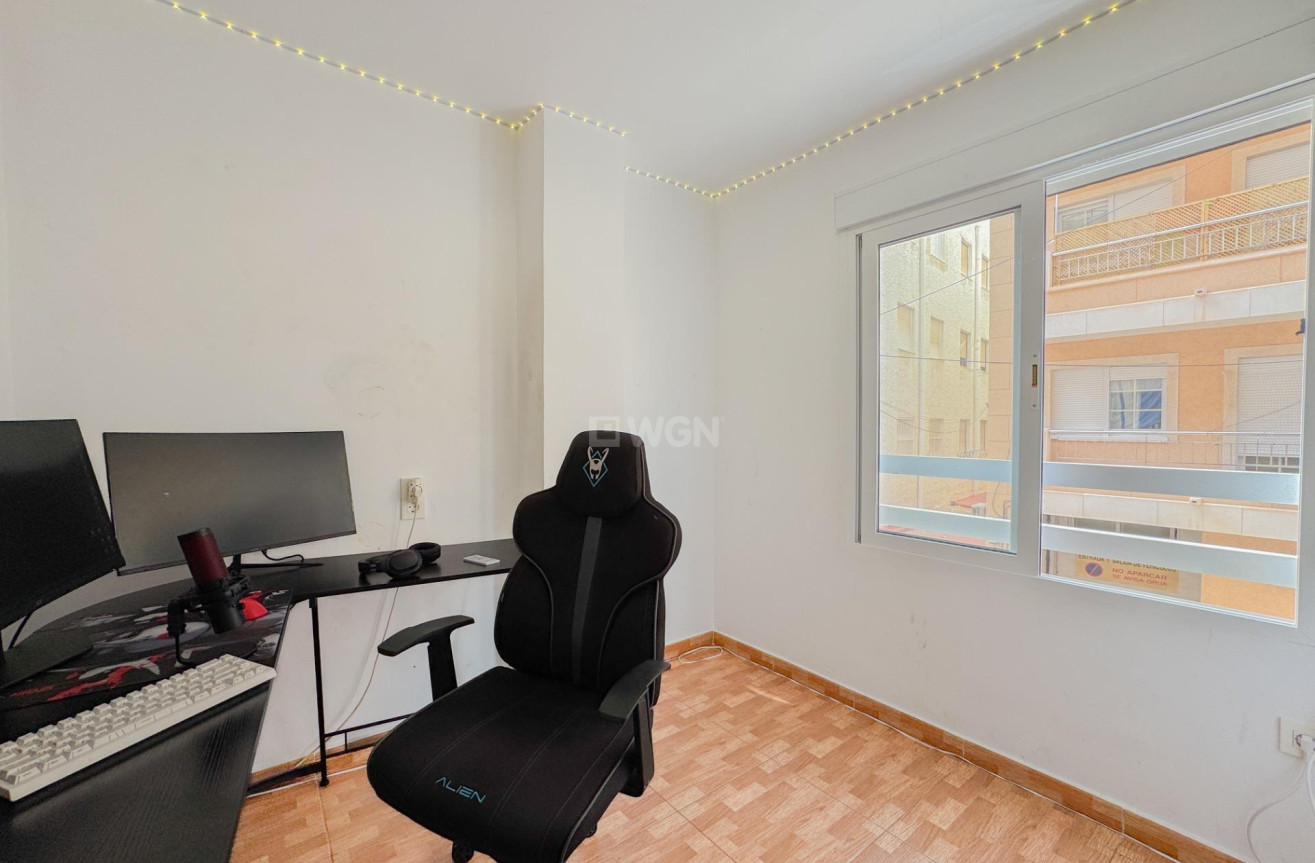 Resale - Apartment / flat - Torrevieja - La Mata Pueblo