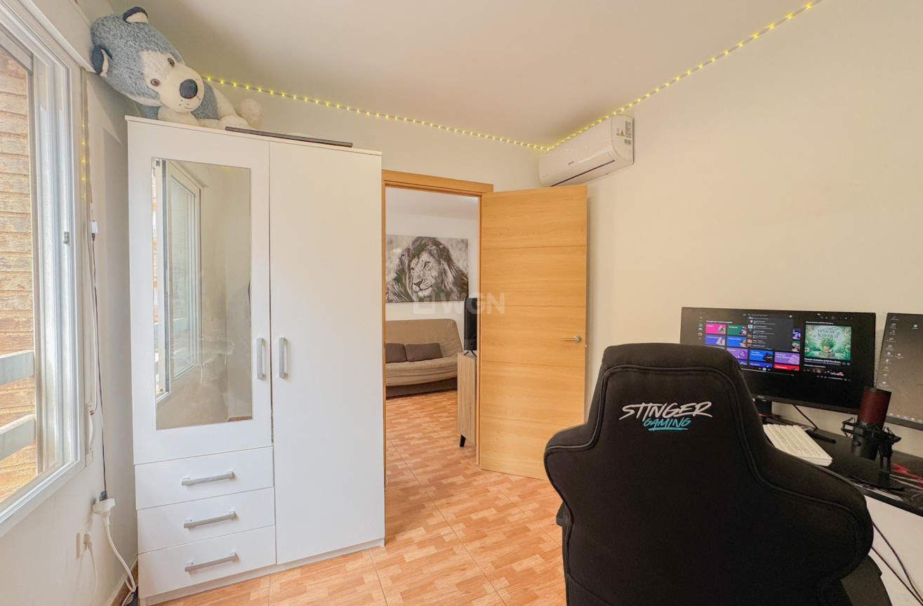 Resale - Apartment / flat - Torrevieja - La Mata Pueblo