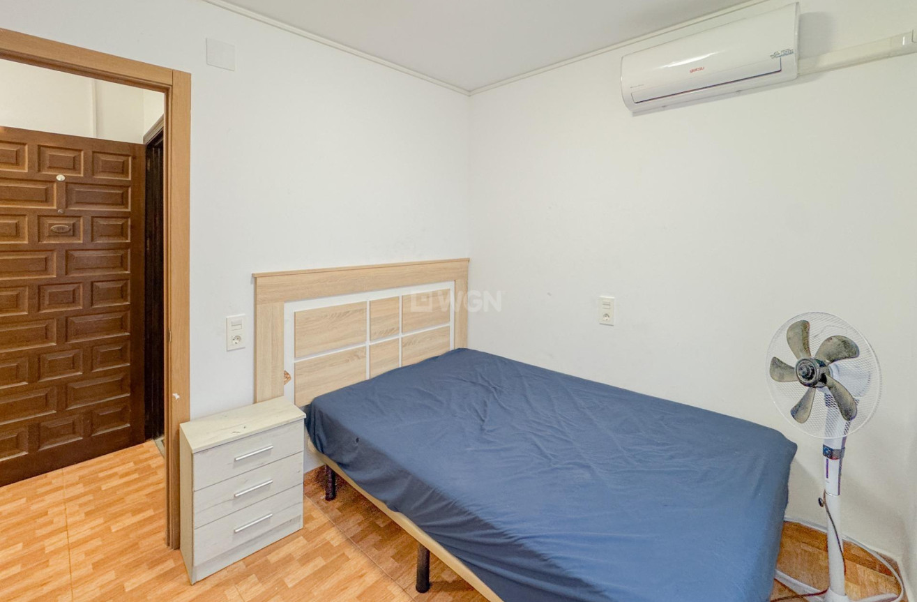 Resale - Apartment / flat - Torrevieja - La Mata Pueblo