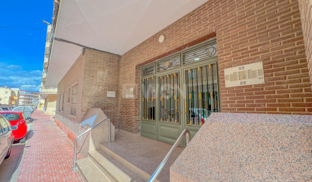Resale - Apartment / flat - Torrevieja - La Mata Pueblo