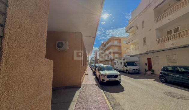 Resale - Apartment / flat - Torrevieja - La Mata Pueblo