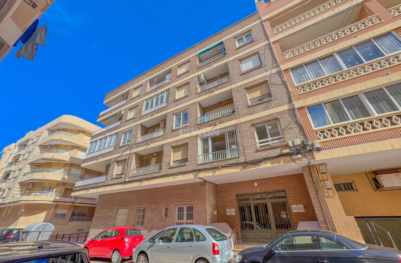 Resale - Apartment / flat - Torrevieja - La Mata Pueblo