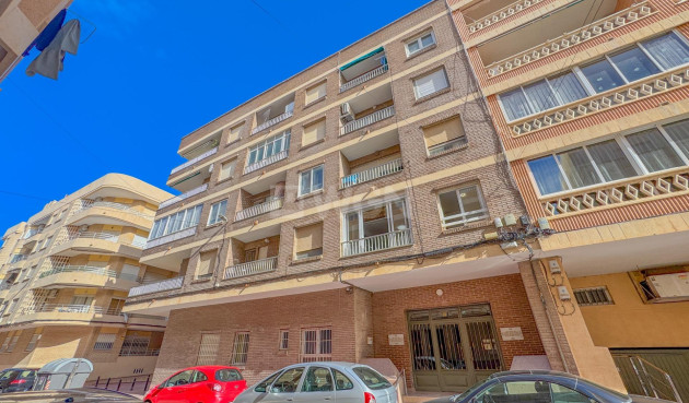 Resale - Apartment / flat - Torrevieja - La Mata Pueblo
